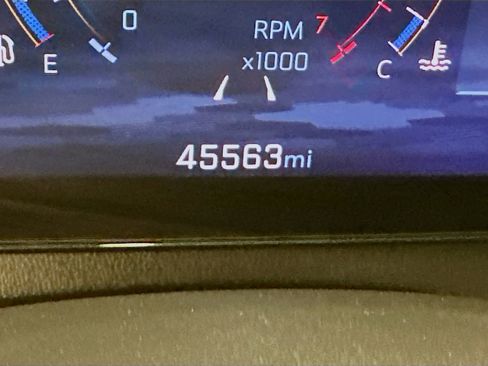 Used 2024 Chevrolet Traverse LS AWD/4WD image 19