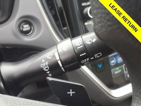 Certified 2024 Subaru Crosstrek 2.0i Premium image 23