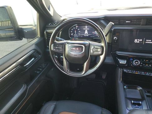 Used 2024 GMC Sierra 2500 AT4 w/ AT4 Premium Plus Package AWD/4WD image 13