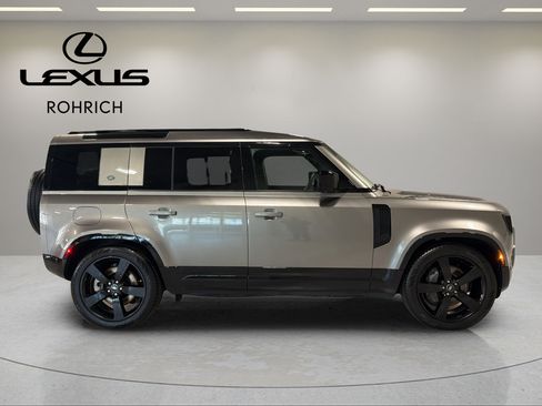 Used 2023 Land Rover Defender 110 X-Dynamic SE AWD/4WD image 5