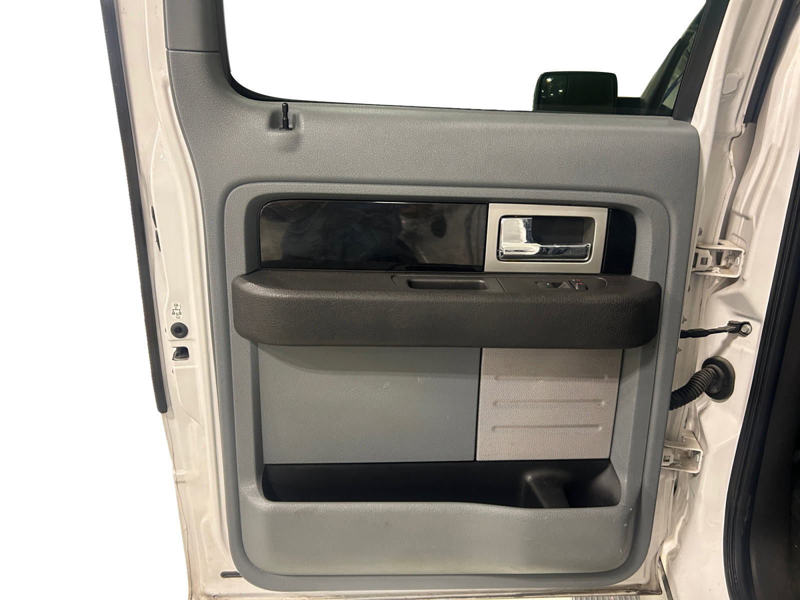 Used 2011 Ford F150 Platinum RWD image 22