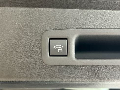 New 2026 Toyota Sienna Platinum AWD/4WD image 10