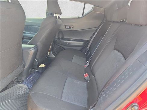 Used 2019 Toyota C-HR XLE FWD image 17