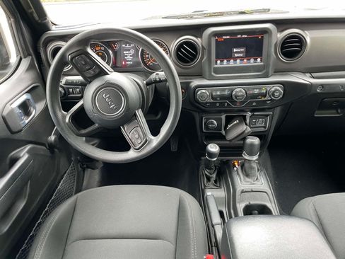 Used 2022 Jeep Wrangler Unlimited Sport AWD/4WD image 12