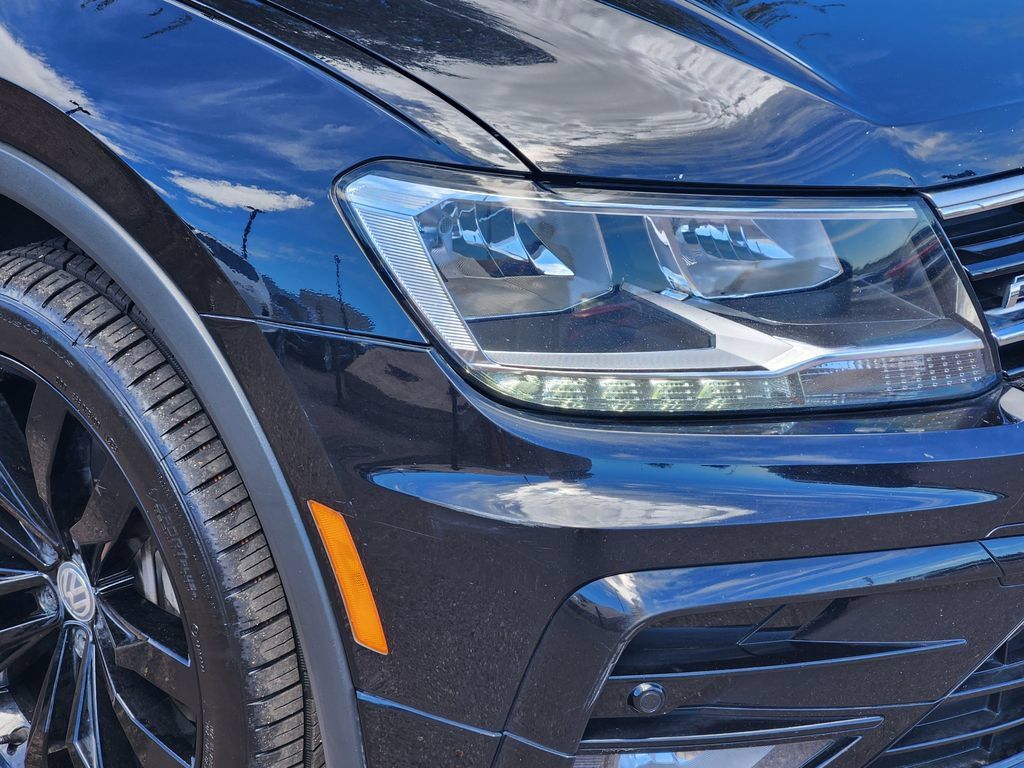 Used 2021 Volkswagen Tiguan SE R-Line AWD/4WD image 28