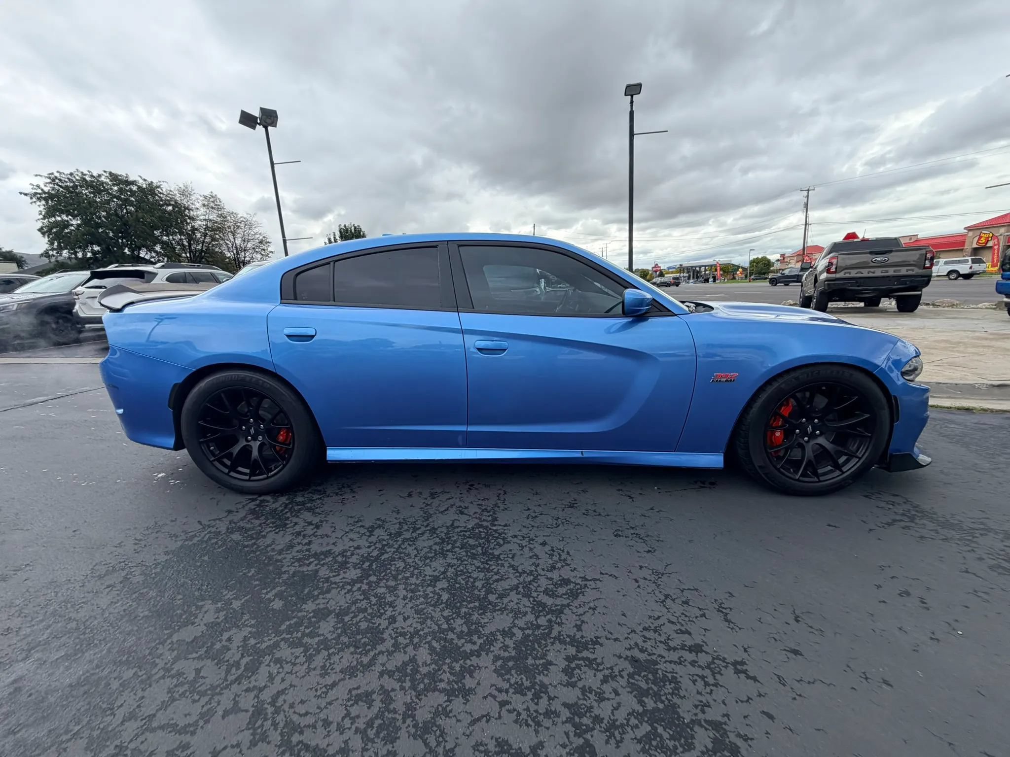Used 2019 Dodge Charger Scat Pack w/ Dynamics Package RWD image 2