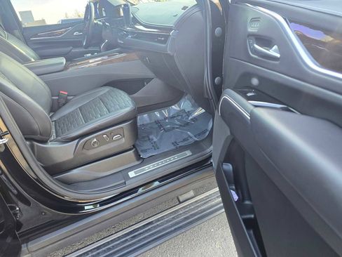 Used 2022 Cadillac Escalade Sport Platinum w/ Heavy-Duty Trailer Package image 10