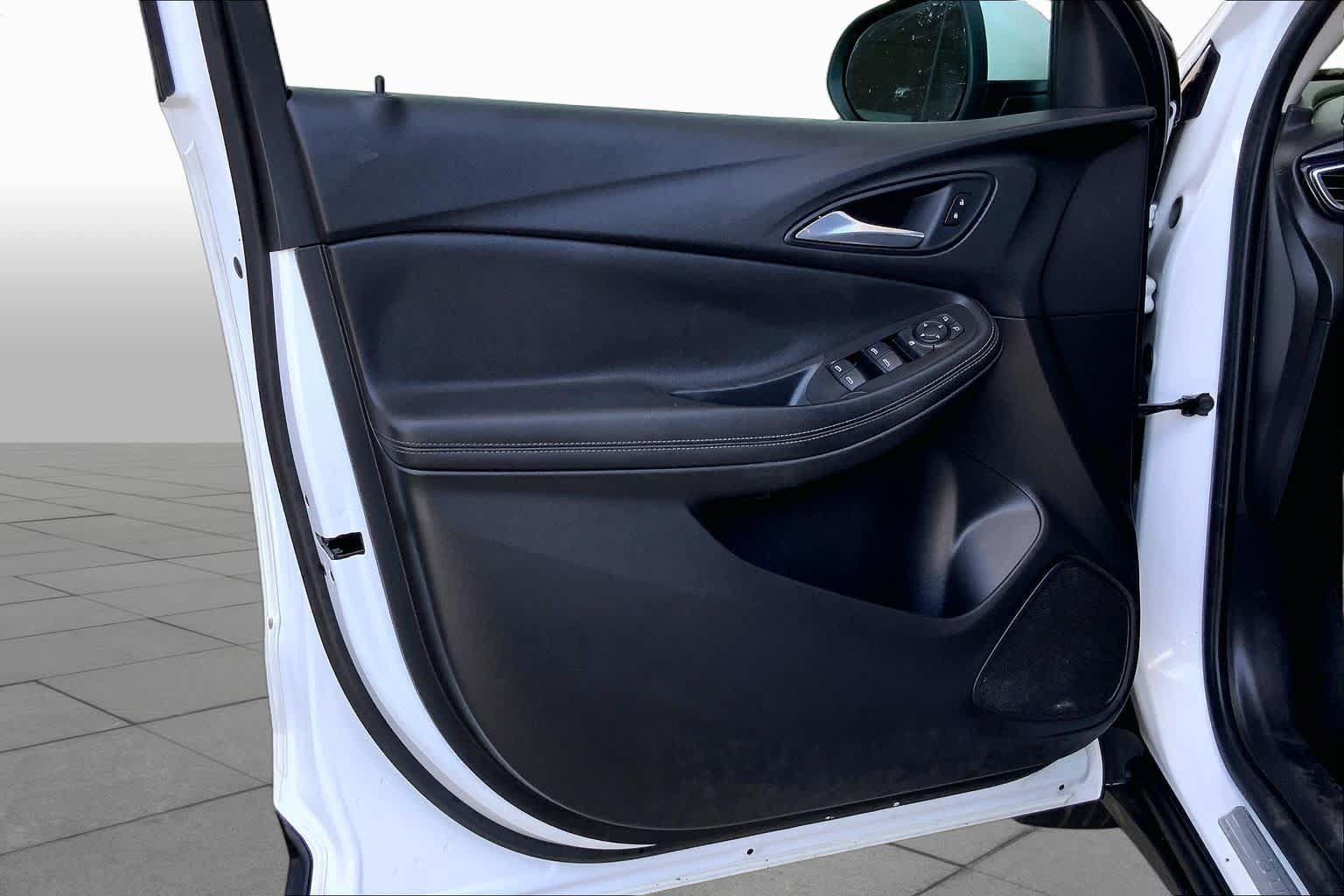 Used 2020 Buick Encore GX Preferred FWD image 22