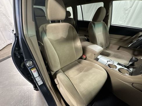 Used 2011 Toyota Highlander 4WD image 30
