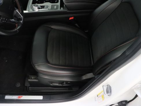 Used 2022 Ford Edge ST-Line AWD/4WD image 15