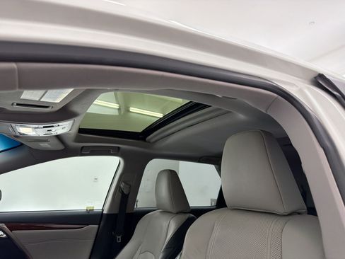 Used 2019 Lexus RX 450hL Premium w/ Premium Package AWD/4WD image 29