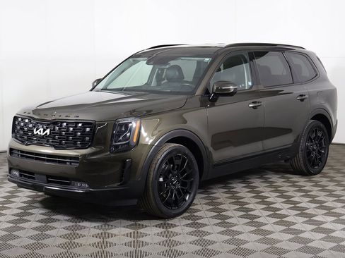 Used 2022 Kia Telluride SX w/ SX Prestige Package image 14