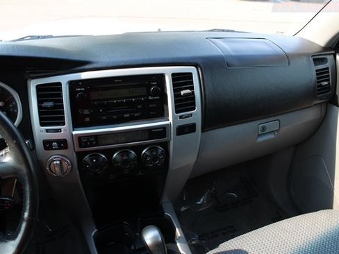 Used 2004 Toyota 4Runner SR5 AWD/4WD image 10