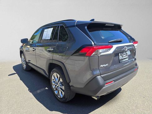 Used 2019 Toyota RAV4 Limited w/ Advanced Technology Package AWD/4WD image 5