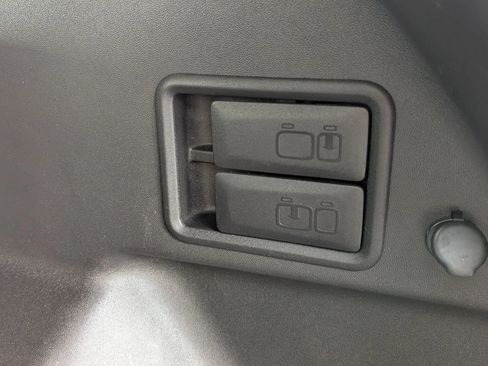 Used 2019 Chevrolet Equinox LT FWD image 18