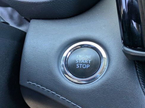 Used 2022 Toyota Highlander LE image 29