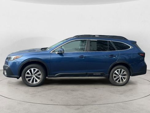 Used 2022 Subaru Outback Premium image 2