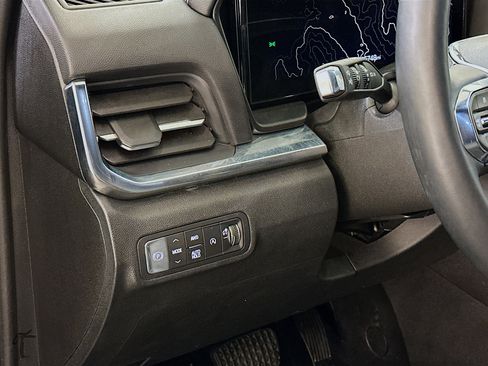 Used 2025 GMC Terrain Elevation image 17