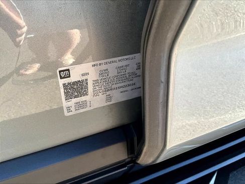 Certified 2025 Chevrolet Suburban LS AWD/4WD image 21