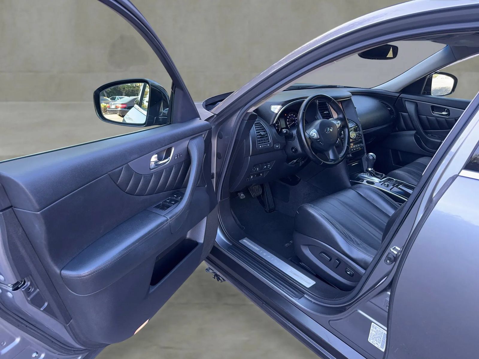 Used 2012 INFINITI FX35 2WD w/ Premium Pkg image 11