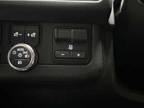 Used 2024 GMC Yukon SLT w/ SLT Luxury Package image 64