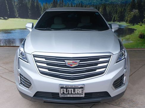 Used 2019 Cadillac XT5 FWD image 2