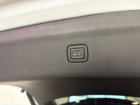 Used 2023 Buick Enclave Essence w/ Experience Buick Package AWD/4WD image 20