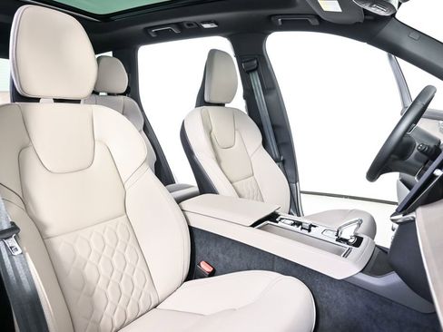 Certified 2026 Volvo XC90 B6 Plus w/ Protection Package Premier AWD/4WD image 26