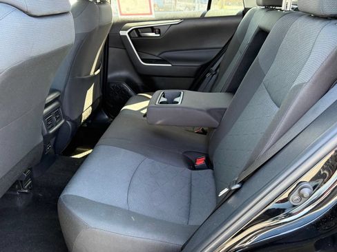 Certified 2025 Toyota RAV4 XLE FWD image 31