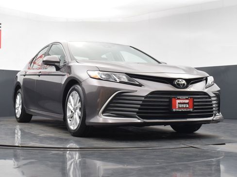 Used 2024 Toyota Camry LE image 28