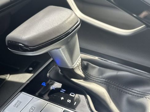 Used 2025 Hyundai Elantra SEL image 17