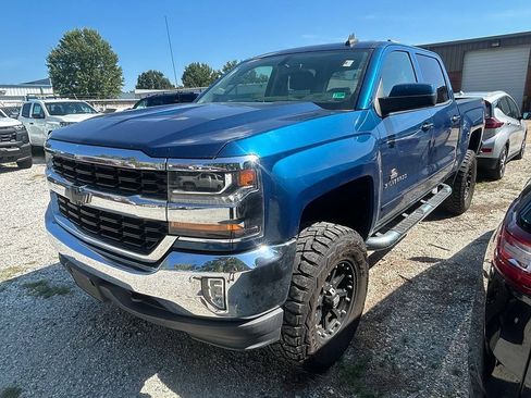 Used 2018 Chevrolet Silverado 1500 LT w/ All Star Edition AWD/4WD image 3