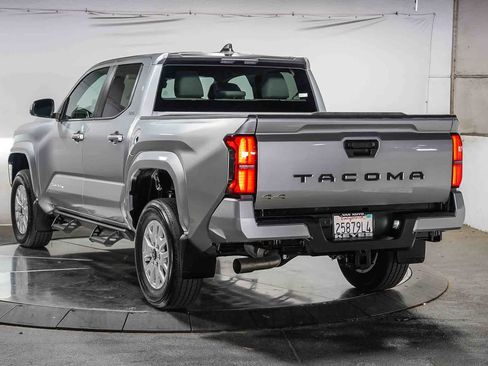 Certified 2026 Toyota Tacoma SR5 AWD/4WD image 3