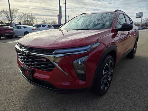 New 2026 Chevrolet Trax RS w/ Driver Confidence Package image 2