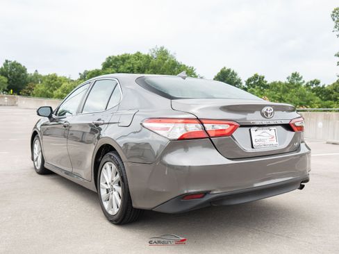 Used 2021 Toyota Camry LE FWD image 5