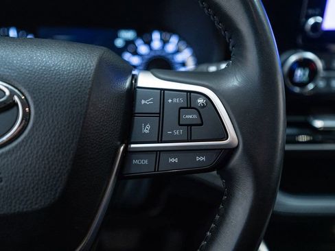 Used 2023 Toyota Highlander LE FWD image 20