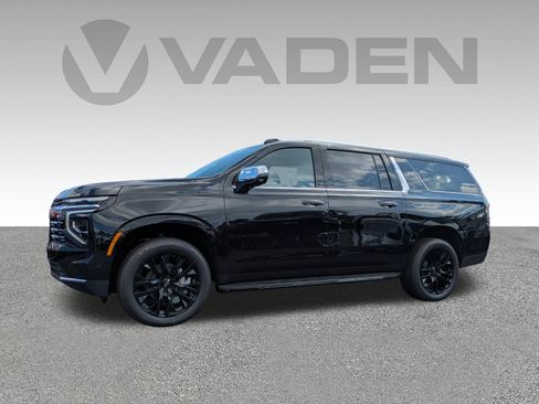 New 2025 Chevrolet Suburban Premier image 2