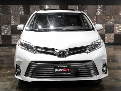 Used 2019 Toyota Sienna Limited Premium AWD/4WD image 6