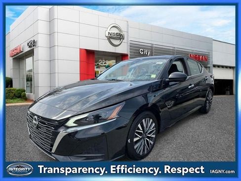 Certified 2024 Nissan Altima 2.5 SV FWD image 6