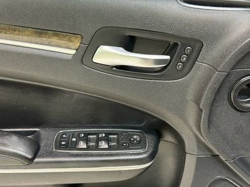 Used 2012 Chrysler 300 C image 11