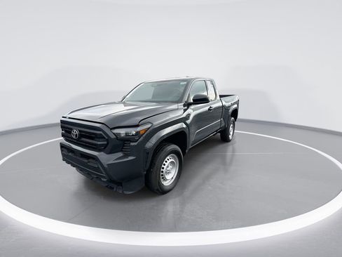 Used 2025 Toyota Tacoma SR image 4