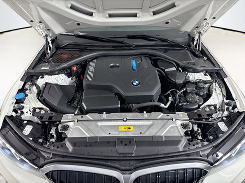 Used 2023 BMW 330e w/ Driving Assistance Package image 39