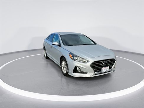 Used 2018 Hyundai Sonata SE image 3