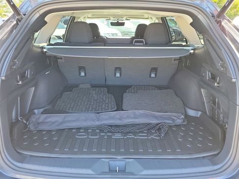 Used 2025 Subaru Outback Premium AWD/4WD image 9