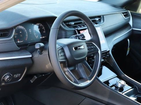 New 2025 Jeep Grand Cherokee Limited AWD/4WD image 11