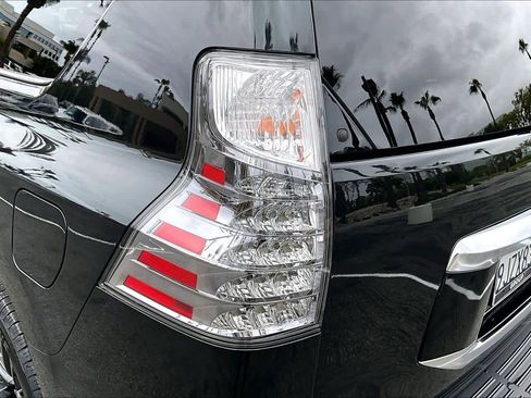 Certified 2023 Lexus GX 460 Premium w/ Premium Package AWD/4WD image 27
