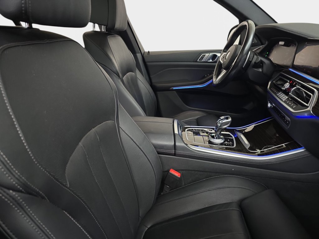 Used 2020 BMW X5 M50i AWD/4WD image 9