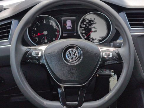 Used 2021 Volkswagen Tiguan S image 34