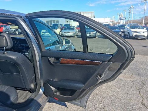 Used 2014 Mercedes-Benz C 300 Sport image 22