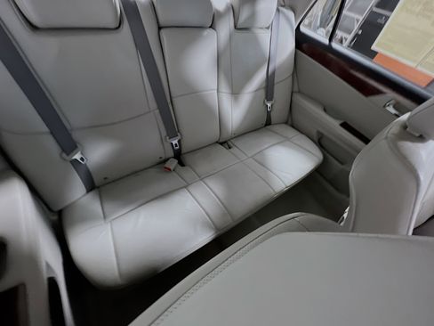 Used 2011 Toyota Avalon Limited FWD image 33